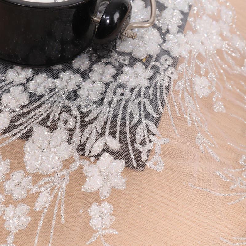 Matrimonio in tessuto di pizzo con perline di paillettes argento